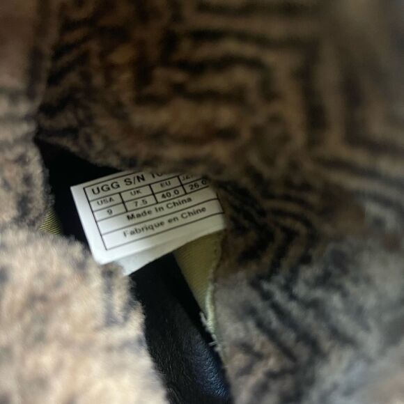 UGG Cora Lynn fold over leather black sheepskin lining clog boots size 9 - Picture 14 of 16